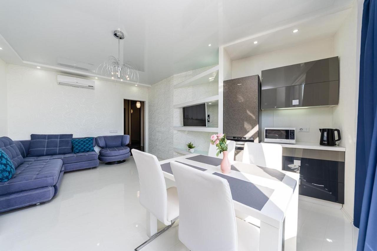 Fashionable Panoramic Apartments Dnieper. Obolon Kyiv Exterior foto