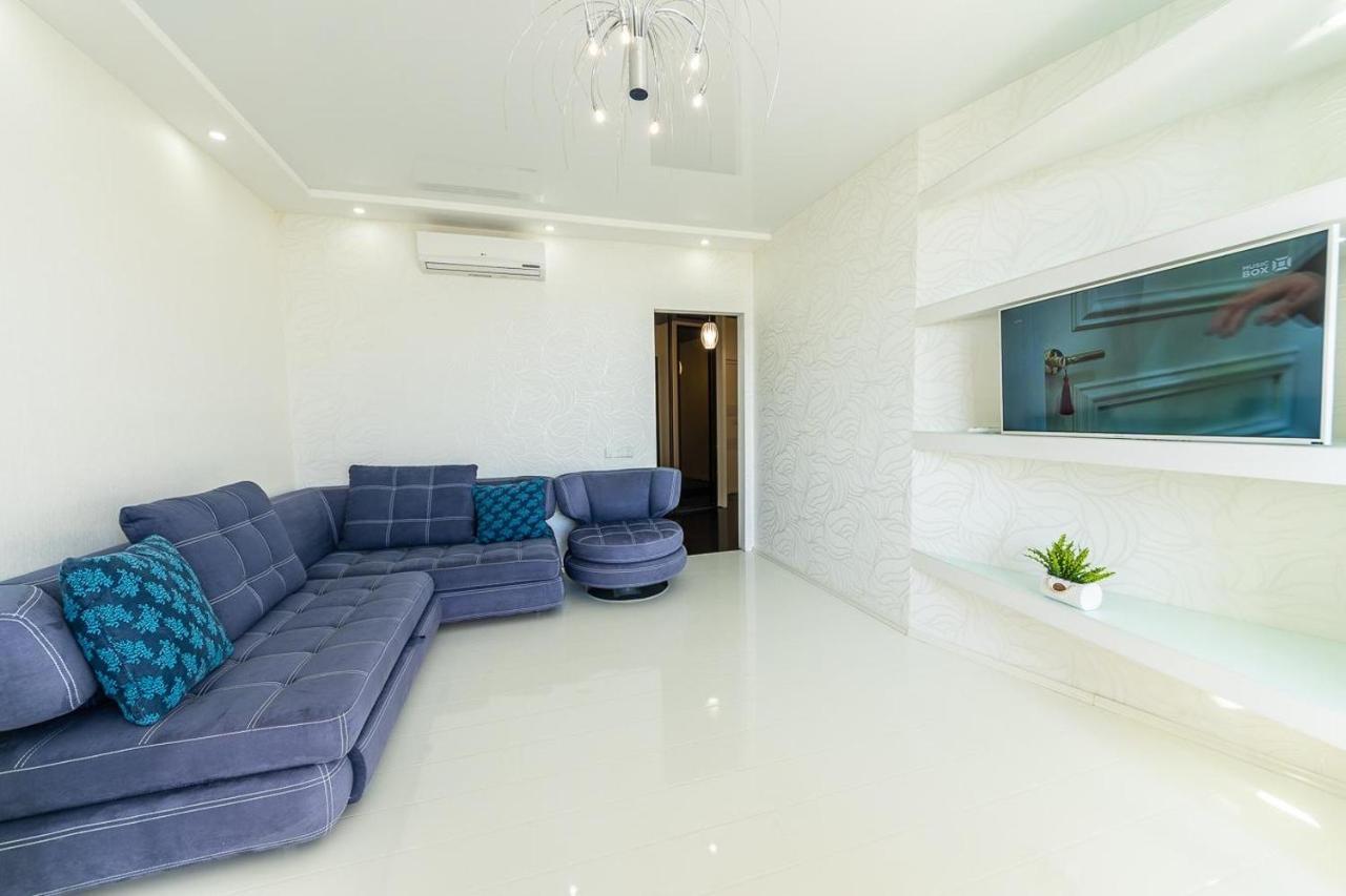 Fashionable Panoramic Apartments Dnieper. Obolon Kyiv Exterior foto